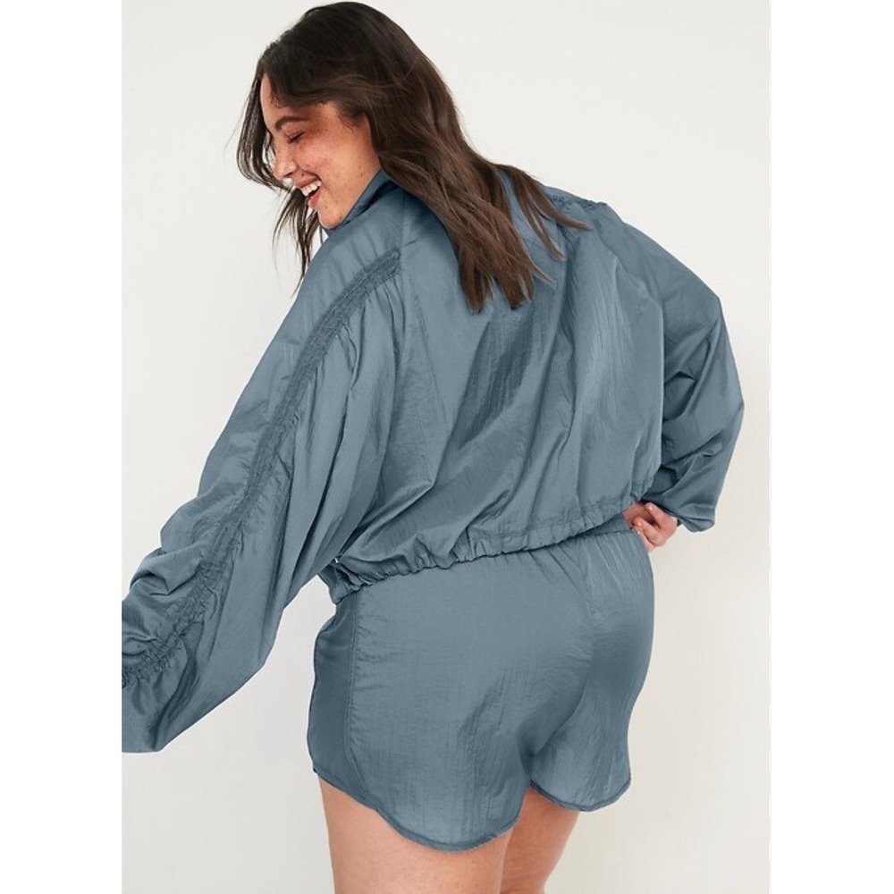 NWT Old Navy Cropped Lightweight Water-Repellent Run Jacket Size M Ocean Shale